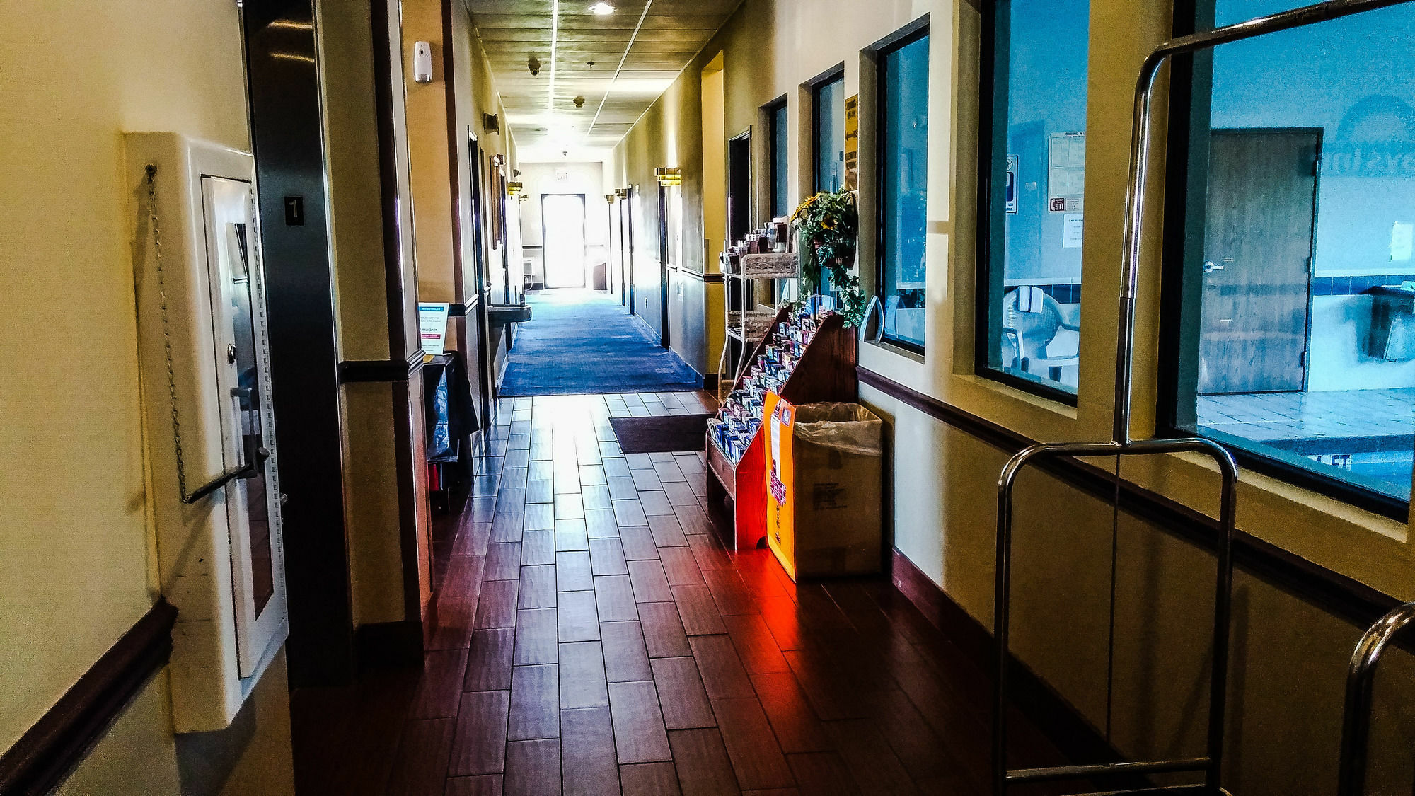 科林斯维尔戴斯酒店 外观 照片